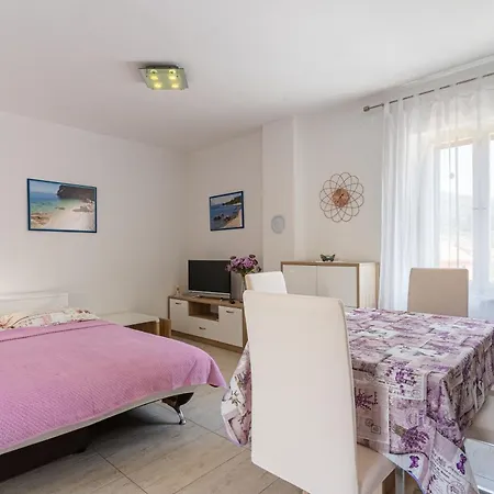 Mariza Apartment *